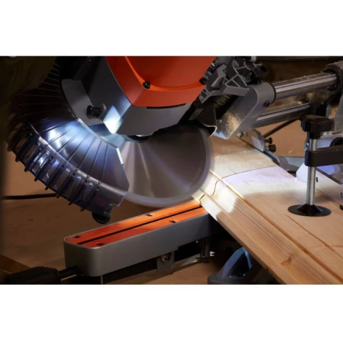 Пила торцювальна мережева BLACK+DECKER BES700 (BES700)