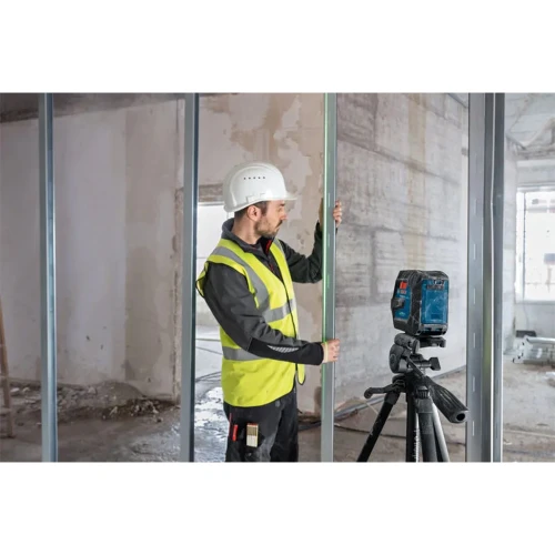 Лазерний лінійний нівелір зі штативом Bosch Professional GLL 20-22 G (0601065601) 