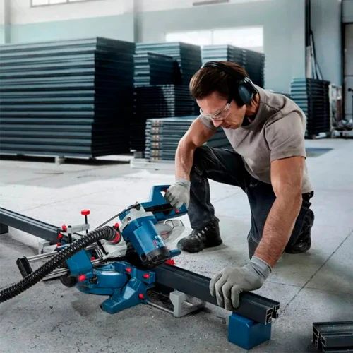 Торцювальна пила Bosch Professional GCM 254 D (0601B53000)