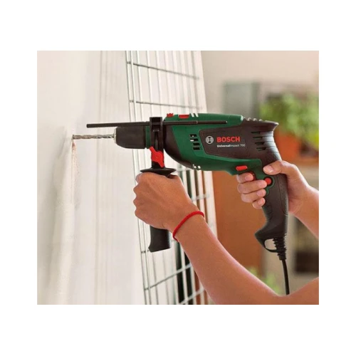 Дрель ударная Bosch UniversalImpact 700 (набор сверл и бит 39 шт.) (060313100A)