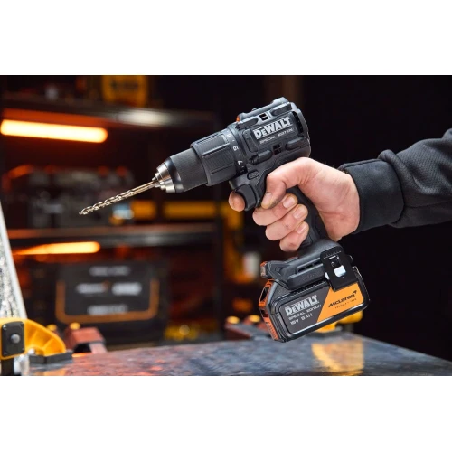 Дрель-шуруповёрт ударная McLaren F1 TEAM SPECIAL EDITION DeWALT DCD86MP1T (АКБ и ЗУ) (DCD86MP1T)