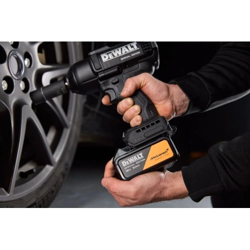 Ударний безщітковий гайковерт McLaren F1 TEAM SPECIAL EDITION DeWALT DCF99MP2T (АКБ і ЗП) (DCF99MP2T)