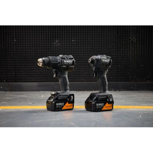 Набір із двох акумуляторних безщіткових інструментів McLaren F1 TEAM SPECIAL EDITION DeWALT DCK2222MP2T (АКБ і ЗП) (DCK2222MP2T)
