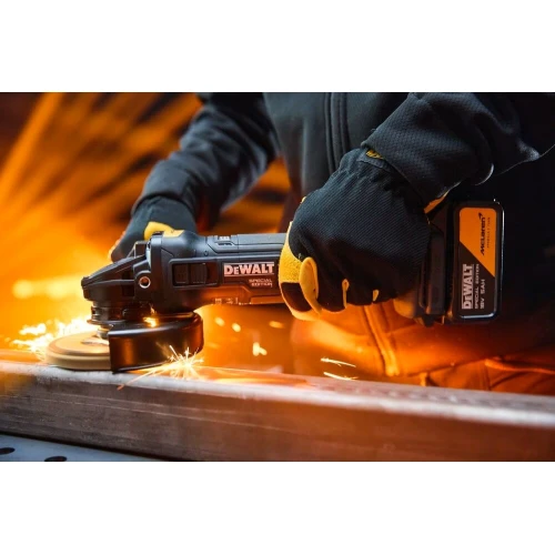 Набір із трьох акумуляторних безщіткових інструментів McLaren F1 TEAM SPECIAL EDITION DeWALT DCK3222MP2T (АКБ і ЗП) (DCK3222MP2T)