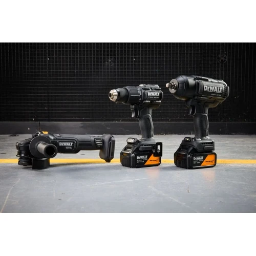 Набір із трьох акумуляторних безщіткових інструментів McLaren F1 TEAM SPECIAL EDITION DeWALT DCK3222MP2T (АКБ і ЗП) (DCK3222MP2T)