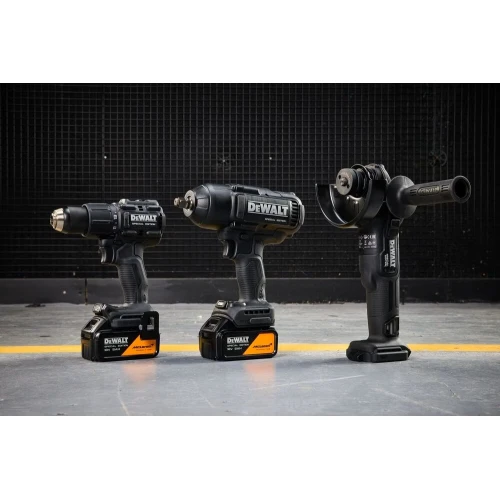 Набір із трьох акумуляторних безщіткових інструментів McLaren F1 TEAM SPECIAL EDITION DeWALT DCK3222MP2T (АКБ і ЗП) (DCK3222MP2T)