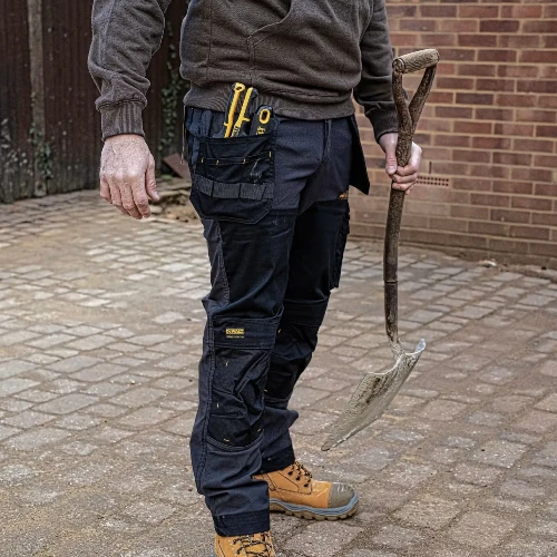 Робочі штани з чорними накладними кишенями DeWALT MEMPHIS розмір 32 (DWC147-004-3231)