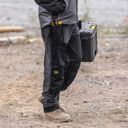 Робочі штани з чорними накладними кишенями DeWALT MEMPHIS розмір 36 (DWC147-004-3631)