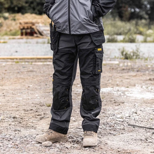 Робочі штани з чорними накладними кишенями DeWALT MEMPHIS розмір 38 (DWC147-004-3831)