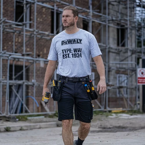 Шорти робочі з чорними накладними кишенями DeWALT HAMDEN розмір 32 (DWC153-004-32)