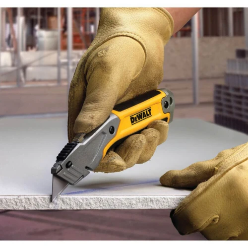 Нож с выдвижным лезвием для отделочных работ DeWALT 150 мм (DWHT10046-0)