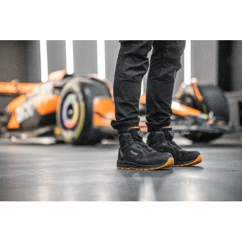 Черевики робочі DeWALT TRACTION McLaren F1 Team розмір 42 (DXFWMC50339-126-08)