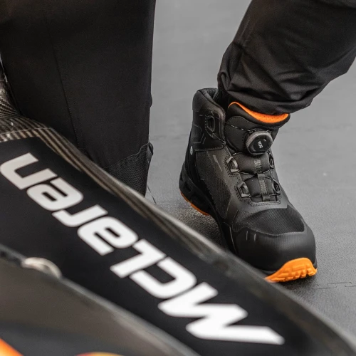 Черевики робочі DeWALT TRACTION McLaren F1 Team розмір 43 (DXFWMC50339-126-09)