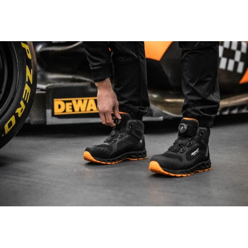 Черевики робочі DeWALT TRACTION McLaren F1 Team розмір 44 (DXFWMC50339-126-10)