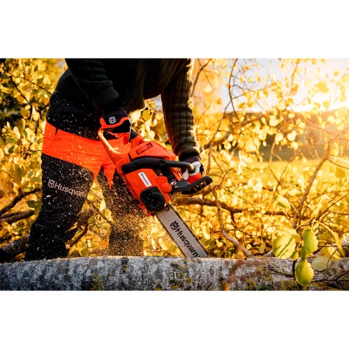 Штани оранжево-чорні Husqvarna Classic 20A розмір 50 (5295189-50)
