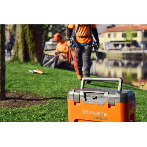 Портативний зарядний пристрій Husqvarna 40-C1000x4 (9707048-01)