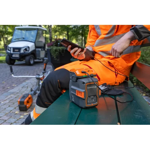 Зарядний пристрій Husqvarna 40-USB150X (9707225-01)