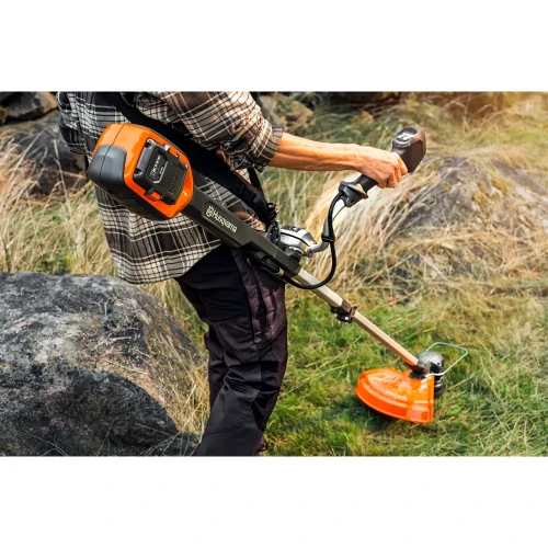 Акумуляторний тример Husqvarna 220iR KIT (АКБ і ЗП) (9707544-02)