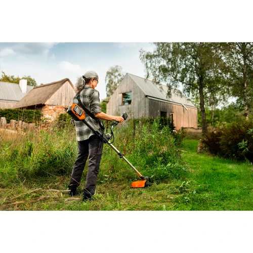 Акумуляторний тример Husqvarna 220iR KIT (АКБ і ЗП) (9707544-02)