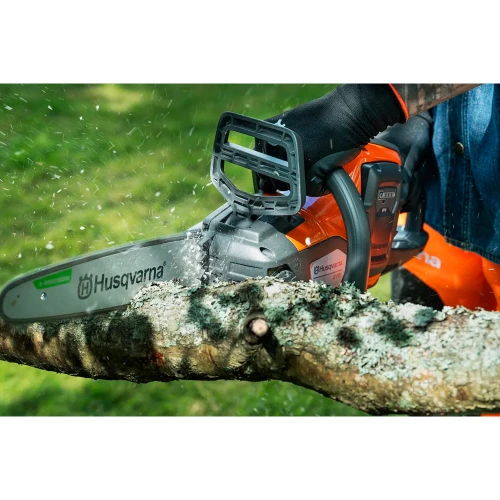 Аккумуляторная пила Husqvarna 215i (без АКБ и ЗУ) (9707920-02)