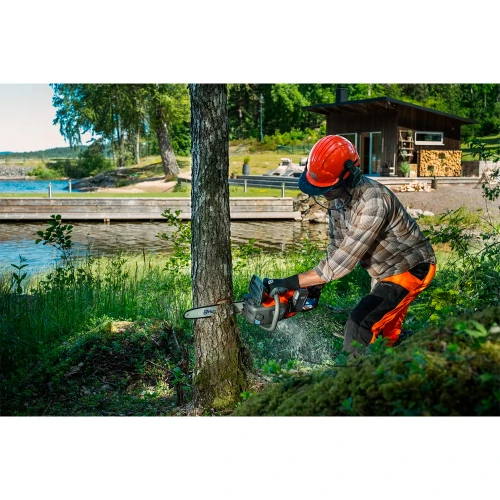 Аккумуляторная пила Husqvarna 242i KIT (АКБ и ЗУ) (9708384-03)