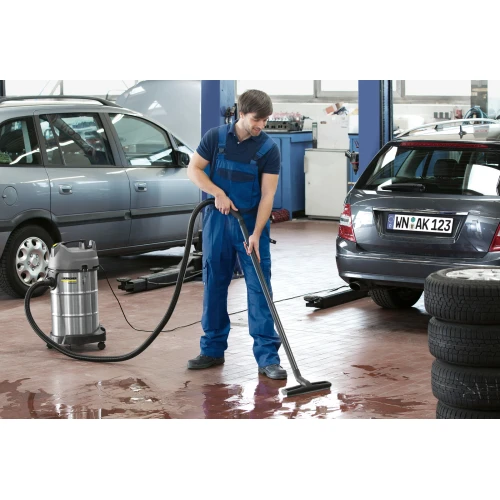 Профессиональный пылесос для влажной и сухой уборки Karcher NT 38/1 Me Classic (1.428-538.0)