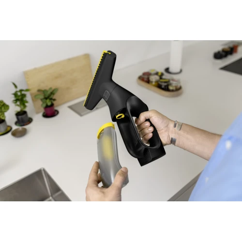 Аккумуляторный оконный пылесос Karcher WV 2 Universal Precision+ Black (1.633-676.0)