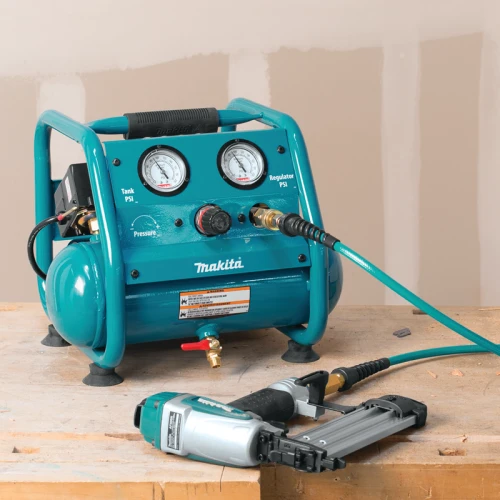 Аккумуляторный компрессор Makita XGT 40 V MAX AC001GZ (без АКБ и ЗУ) (AC001GZ)