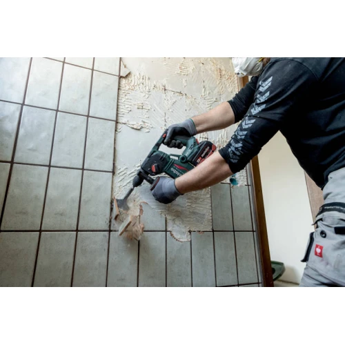 Аккумуляторный комбинированный перфоратор Metabo KH 18 LTX 24 (АКБ +ЗУ) (601713660)