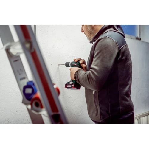 Аккумуляторная ударная дрель-шуруповерт Metabo SB 18 L BL metaBOX (ЗУ и АКБ) (613157500)