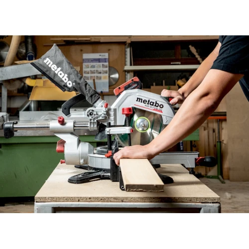 Аккумуляторная торцовочная пила Metabo KGS 18 LTX BL 254 (АКБ + ЗУ) (614254650)
