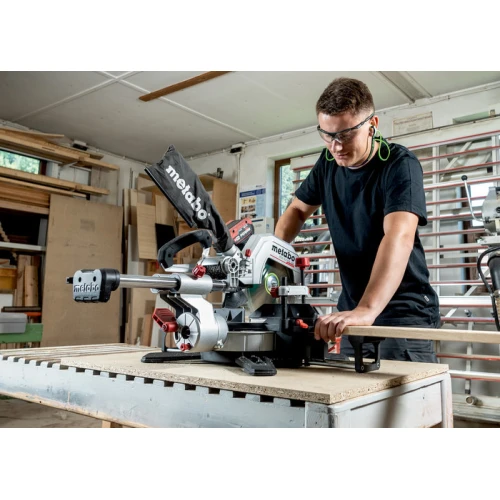 Аккумуляторная торцовочная пила Metabo KGS 18 LTX BL 254 (АКБ + ЗУ) (614254650)