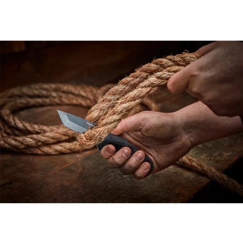 Нож складной Milwaukee HARDLINE Serrated с зазубренным лезвием 75 мм (48221998)