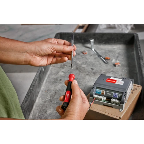 Отвертка прецизионная с сменными битами Milwaukee 4 в 1 (4932480584)
