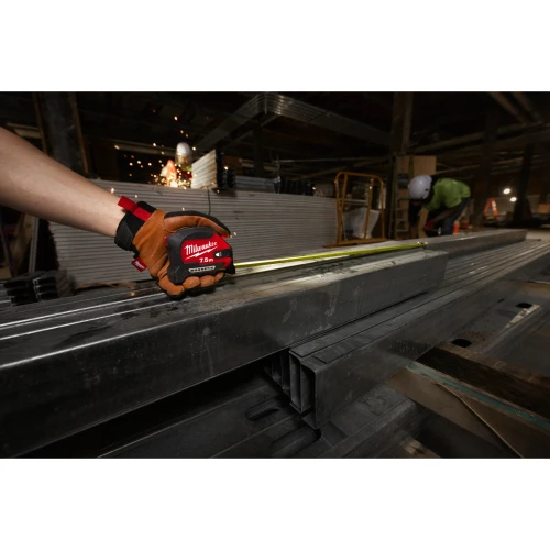 Рулетка магнітна з підсвічуванням Milwaukee MAGNETIC 7.5 м x 30 мм (4932492469)