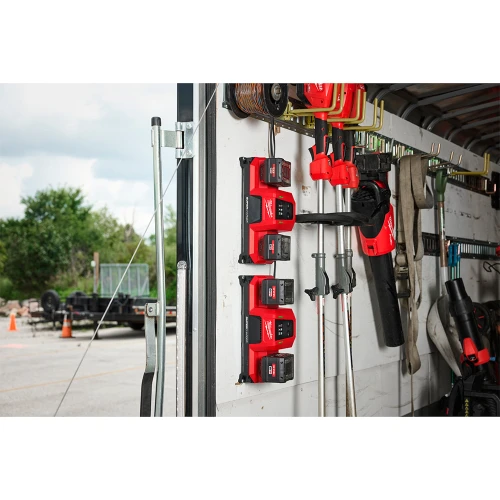 Зарядное устройство на два порта Milwaukee M18 DBSC Dual SUPER CHARGER (4932498557)
