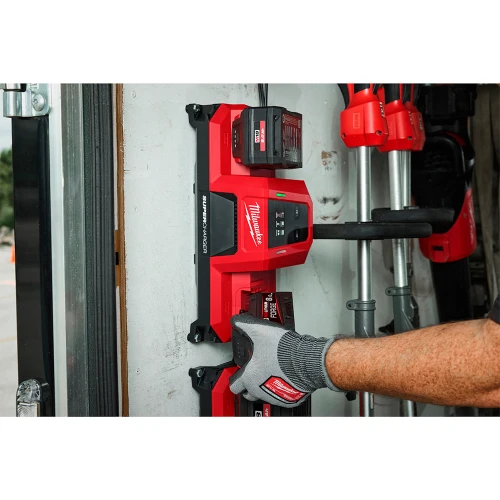 Зарядное устройство на два порта Milwaukee M18 DBSC Dual SUPER CHARGER (4932498557)
