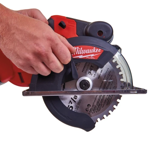Аккумуляторная дисковая пила Milwaukee M18 FMCS-0X (4933459192) 