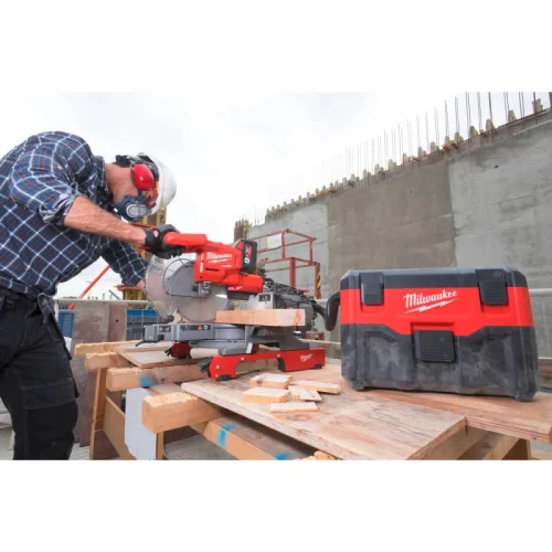 Аккумуляторный строительный пылесос Milwaukee M18 VC2-0 (влажная / сухая уборка) (4933464029)