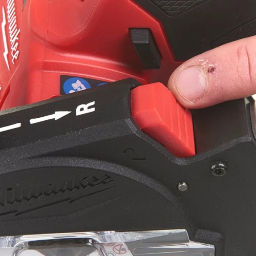 Аккумуляторная дисковая пила Milwaukee M12 FCOT-422X (4933464619)