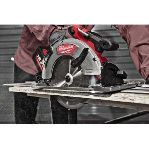 Пила аккумуляторная дисковая погружная Milwaukee M18 FCSG66-0 (190 мм) (4933472163)