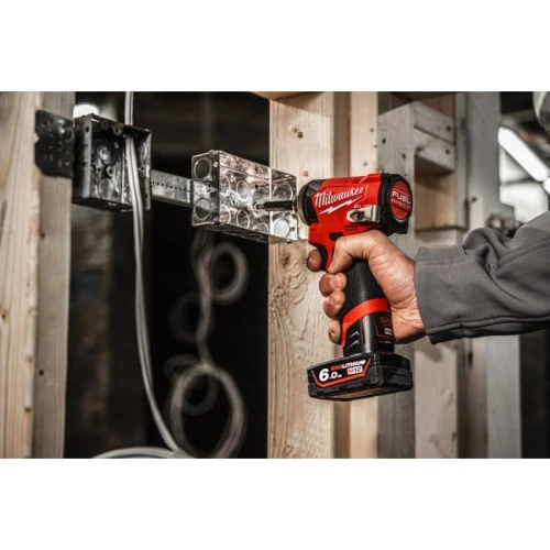 Шурупокрут Milwaukee M12 FID2-202X (4933479877)