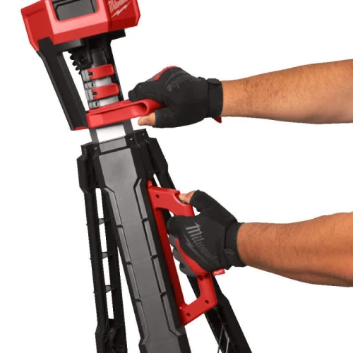 Прожектор светодиодный аккумуляторный Milwaukee M18 SAL2-502B (4933492903)