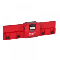 Зарядний пристрій з ліхтариком на 6 акумуляторів Milwaukee M12-18 GBC4 4хМ18/2хМ12 (4933493863)