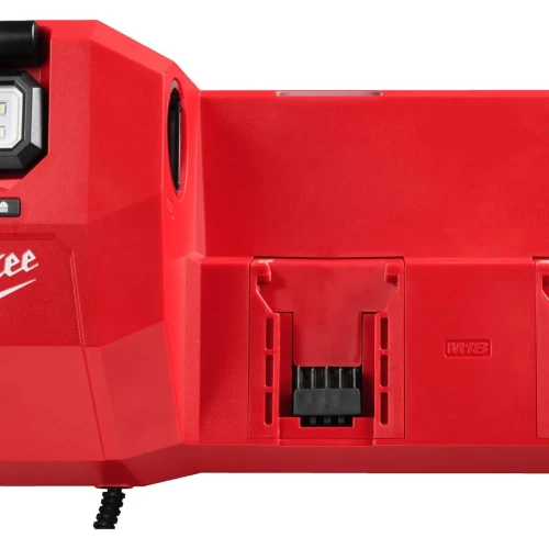 Зарядное устройство с фонариком на 6 аккумуляторов Milwaukee M12-18 GBC4 4хМ18/2хМ12 (4933493863)
