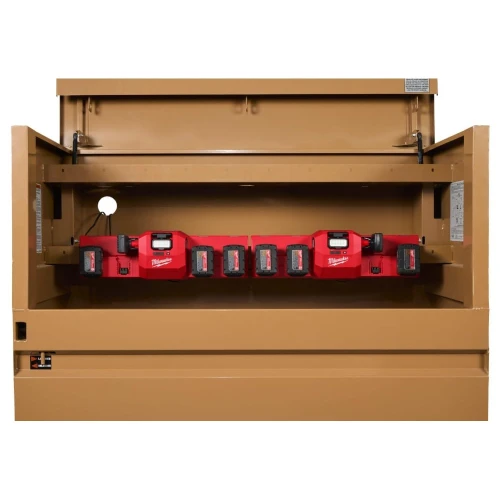 Зарядное устройство с фонариком на 6 аккумуляторов Milwaukee M12-18 GBC4 4хМ18/2хМ12 (4933493863)