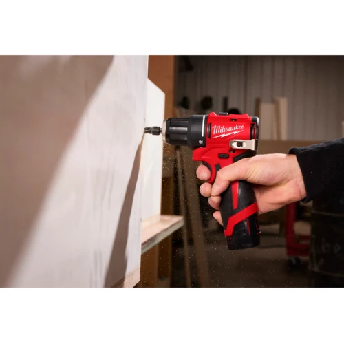 Дрель-шуруповерт аккумуляторная бесщеточная Milwaukee M12 BLDDRC-203С 40 Нм (АКБ и ЗУ) (4933499685)