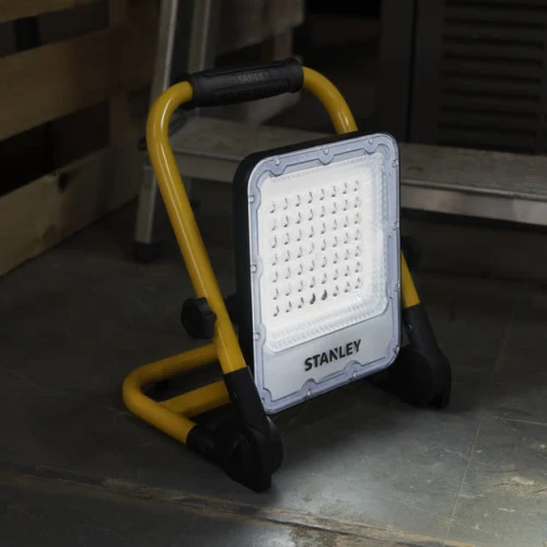 Прожектор светодиодный аккумуляторный STANLEY SXLS37177E (SXLS37177E)