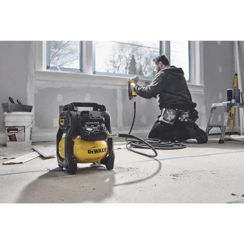 Компрессор воздушный аккумуляторный DeWALT DCC1018N (DCC1018N)