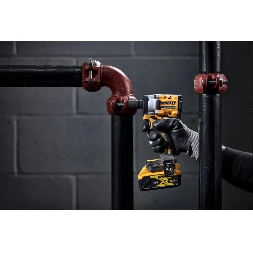 Гайковерт ударний акумуляторний безщітковий DeWALT DCF921NT (DCF921NT)